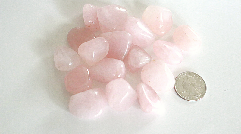 https://natureodyssea.com/cdn/shop/products/RoseQuartzTumbledStoneimage2_bb759866-29ae-4d61-82b6-ec9504643605_800x.png?v=1639361493